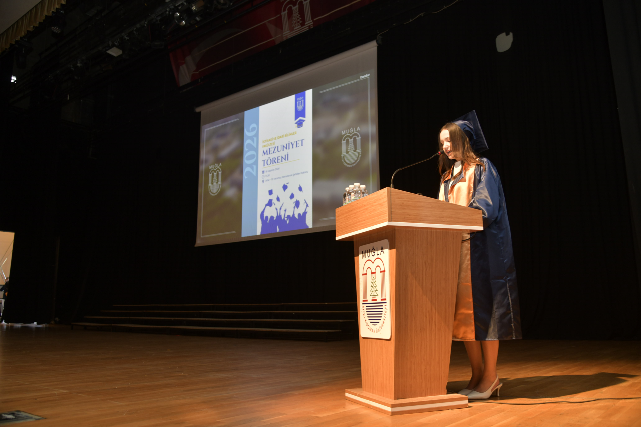İİBF’de Mezuniyet Coşkusu Yaşandı