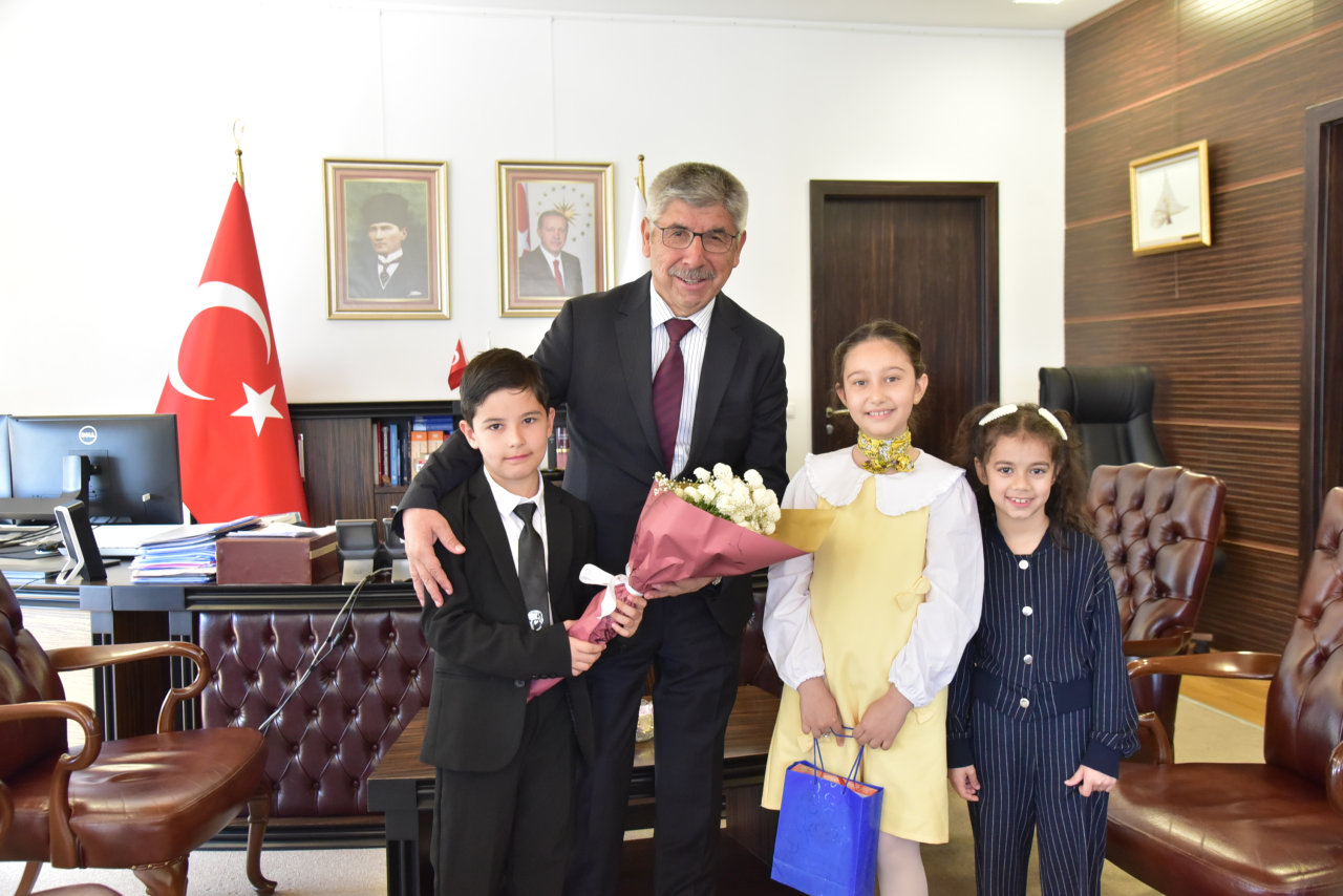 MSKÜ’de Anlamlı Devir Teslim: Rektörlük Makamı Çocuklara Emanet