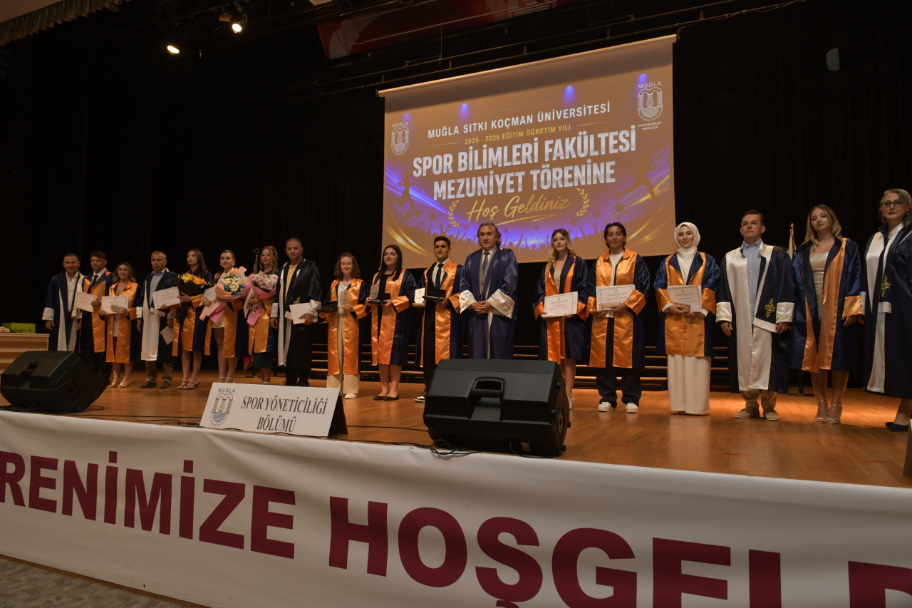 Spor Bilimleri Fakültesi Mezunlarını Gururla Uğurladı