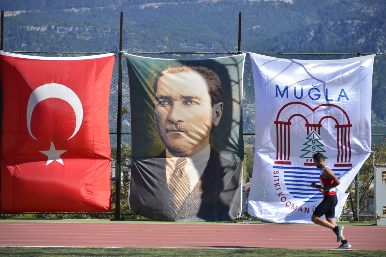 Atatürk’e Saygı Gençlik Yol Koşusu’nun 28’incisi gerçekleştirildi