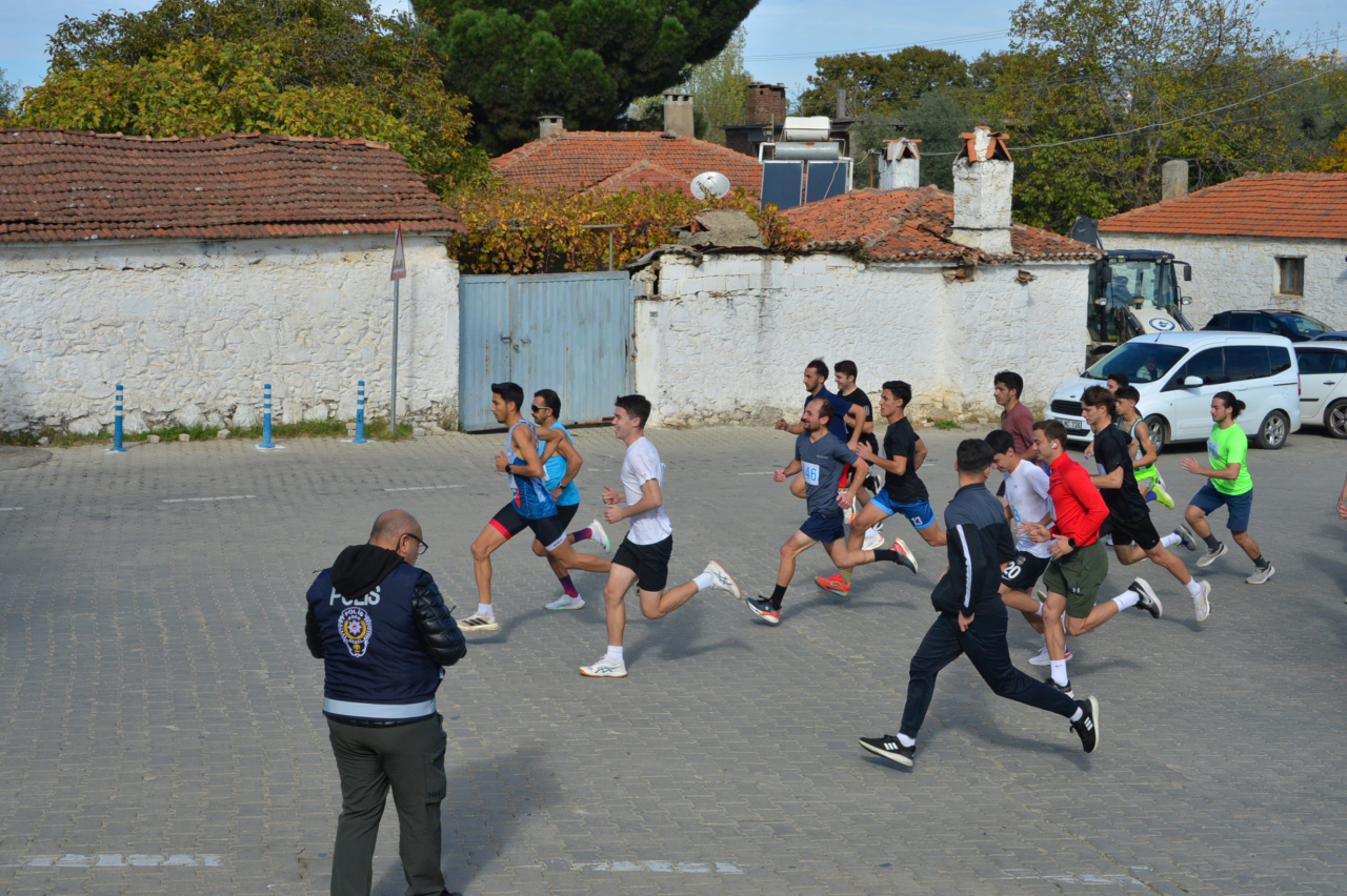 MSKÜ’de Atatürk’ü Anma Koşusu 32. Kez Düzenlendi