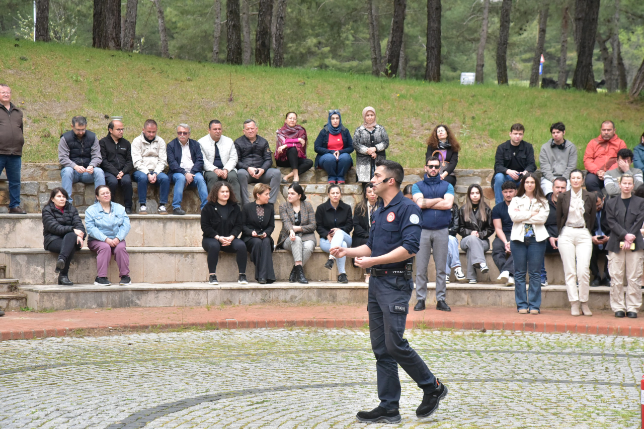 Akademik ve İdari Personele Uygulamalı Yangın Eğitimi