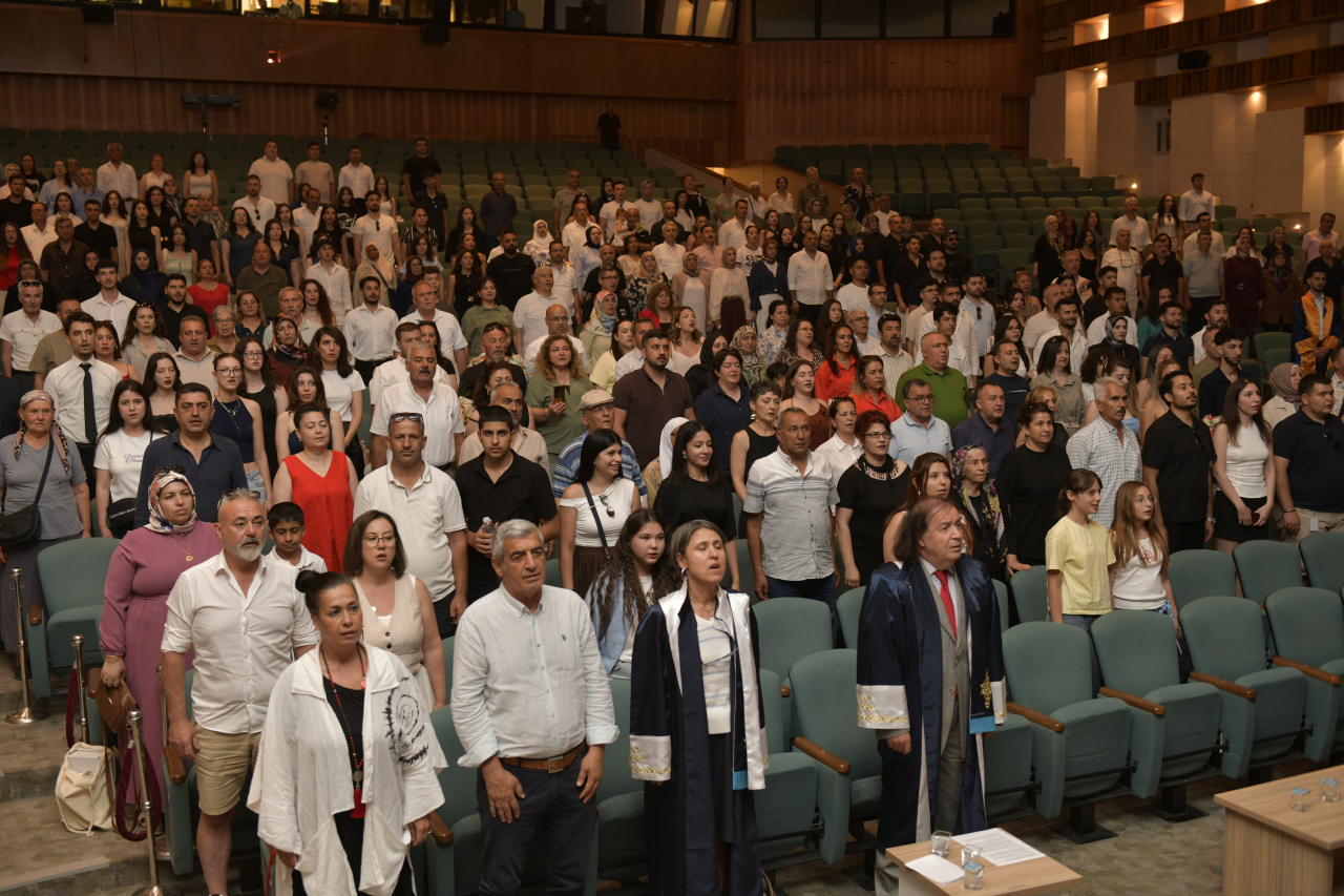 Geleceğin Mimarları Meslek Yaşamlarına Uğurlandı