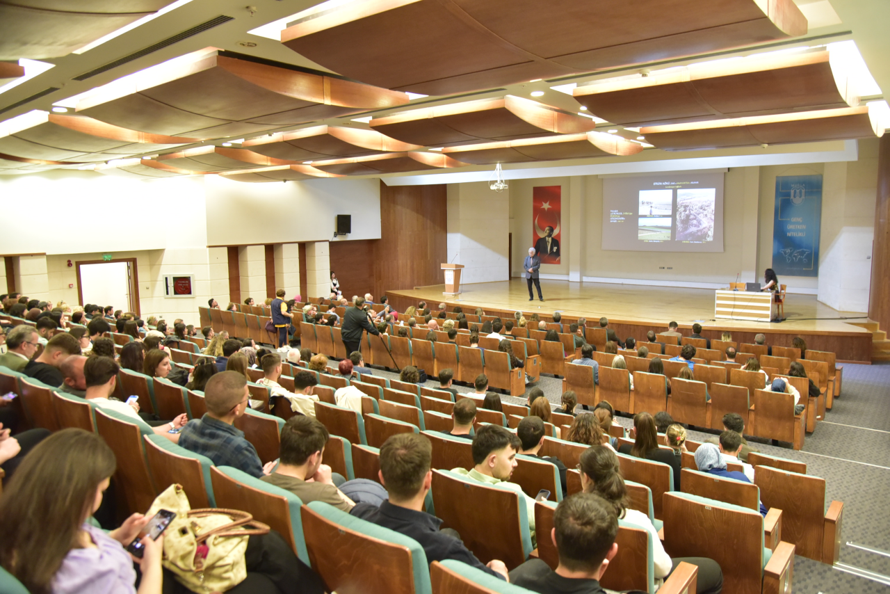 Anadolu Arkeolojisinin Duayeni Fahri Işık, MSKÜ’de Öğrencilerle Buluştu
