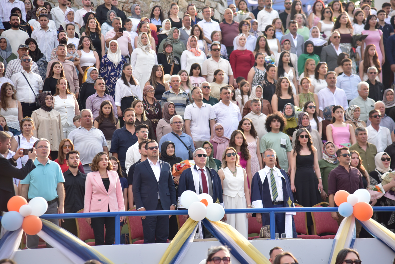 Sağlık Bilimleri Fakültesi’nden Yeni Mezunlar Sektöre Hazır