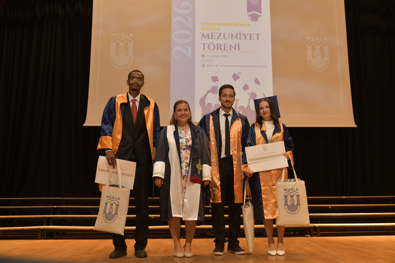 İİBF’de Mezuniyet Coşkusu Yaşandı