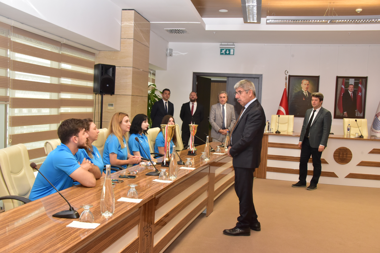 Rektör Prof. Dr. Kaçar, Şampiyon Sporcuları Ağırladı