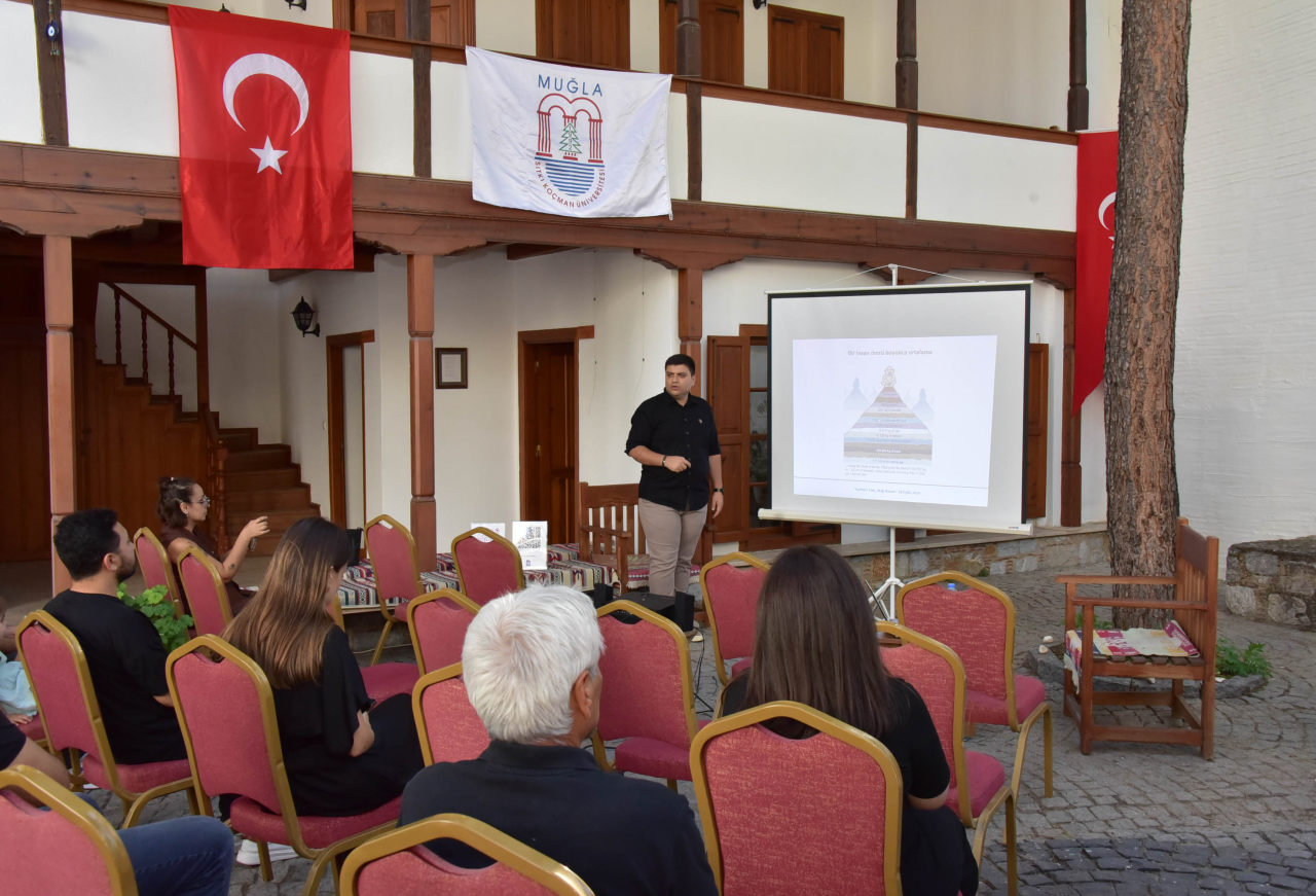 Bilim Kafe’de Bu Kez İkincil Kaynakların Önemi Konuşuldu 