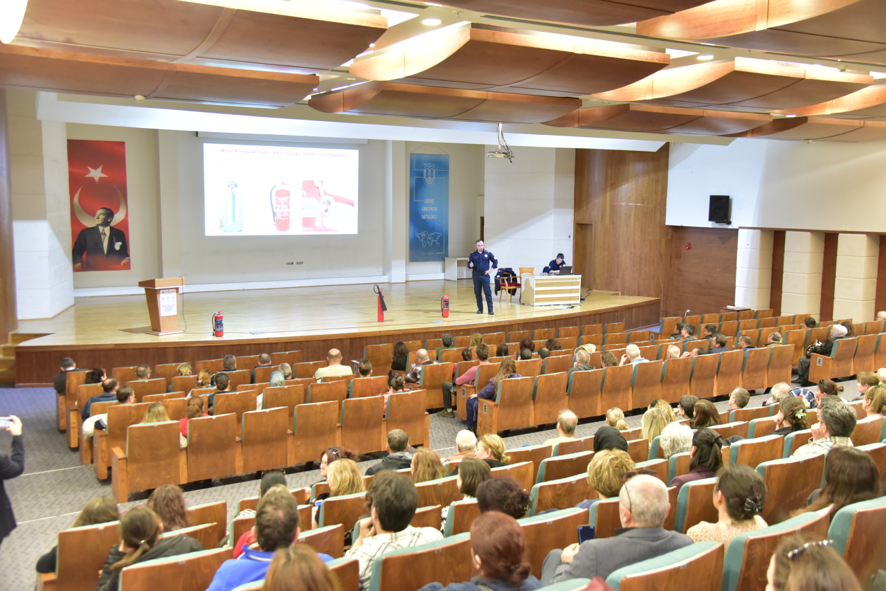Akademik ve İdari Personele Uygulamalı Yangın Eğitimi