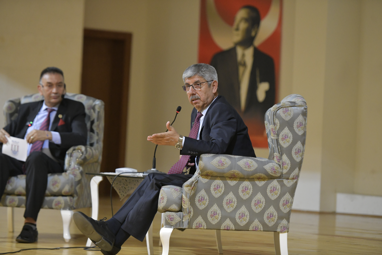 MSKÜ’de Gençlik Yılı Söyleşisi: Rektör Kaçar Öğrencilerle Buluştu