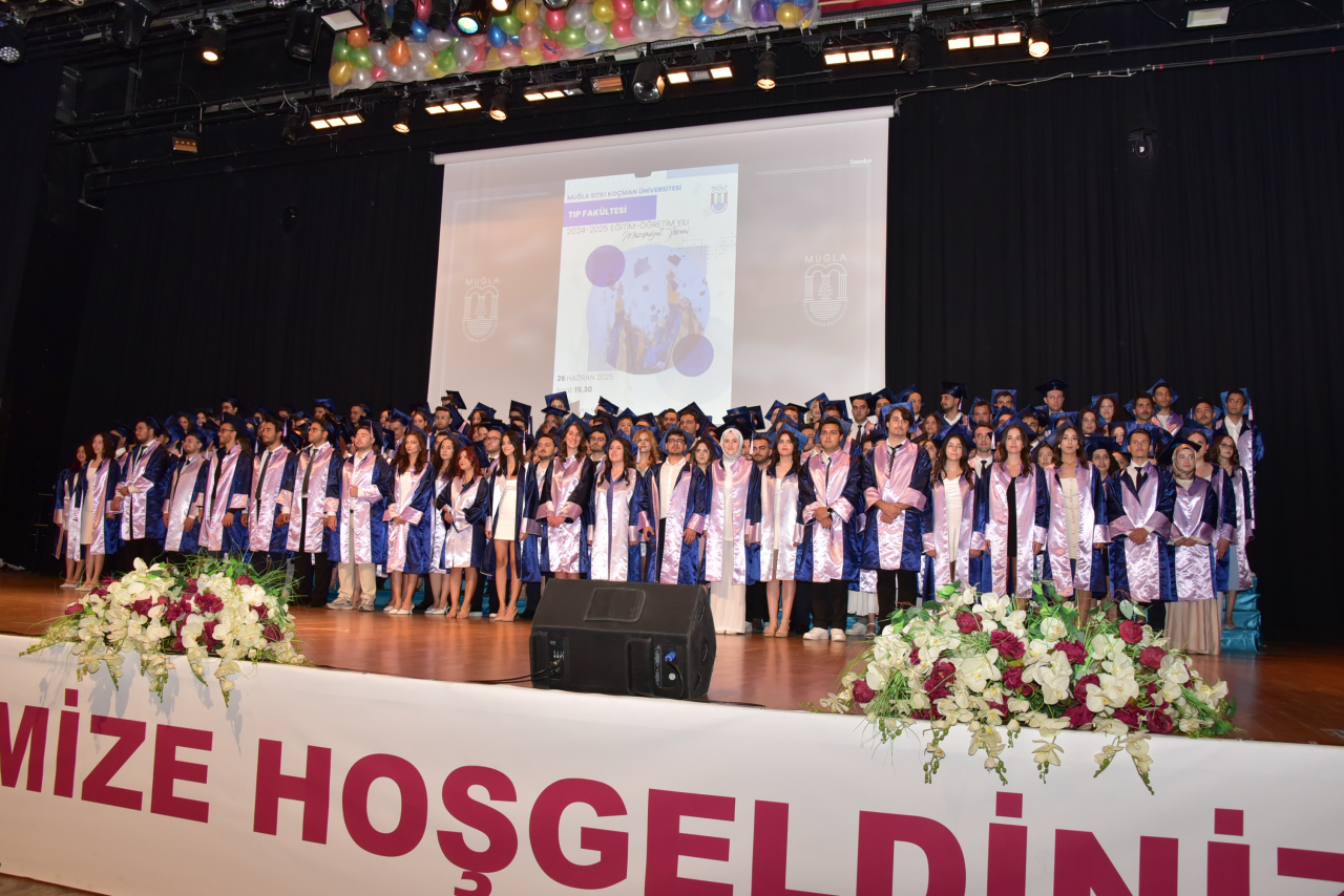Tıp Fakültesi Yeni Hekimlerini Uğurladı