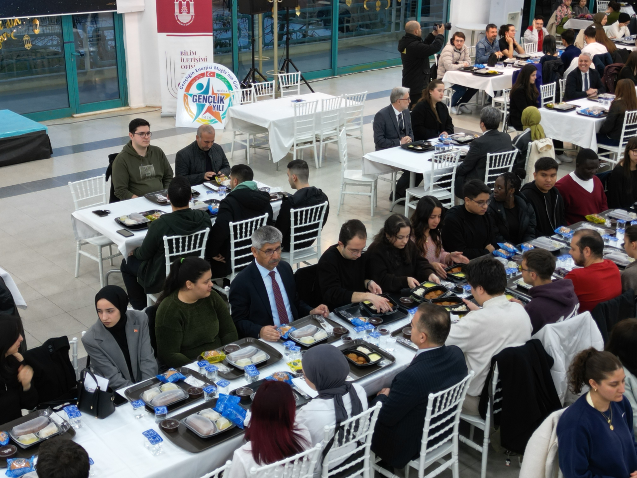 MSKÜ’de Ramazan Sofrası: Öğrenciler ve Protokol Aynı Sofrada