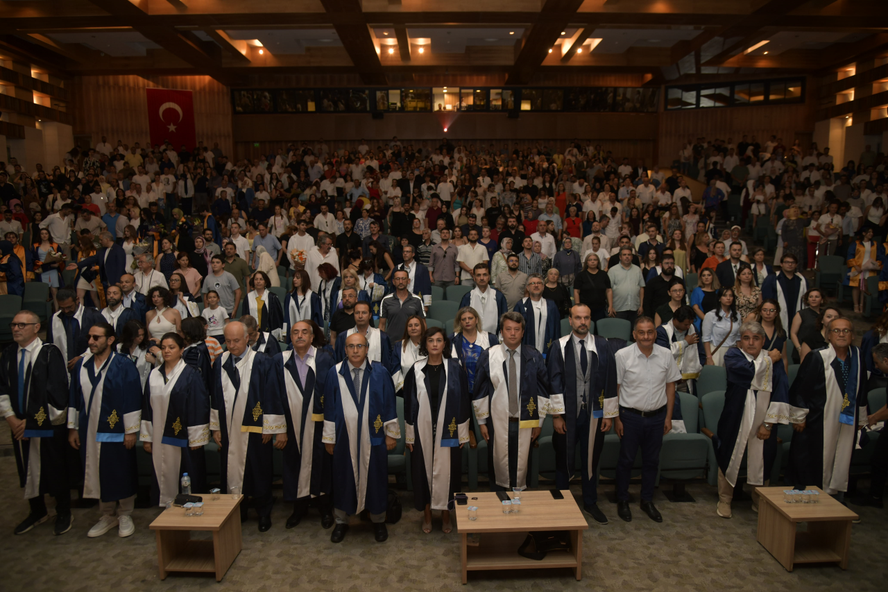 MSKÜ Fen-Edebiyat Fakültesi Mezunlarını Gururla Uğurladı
