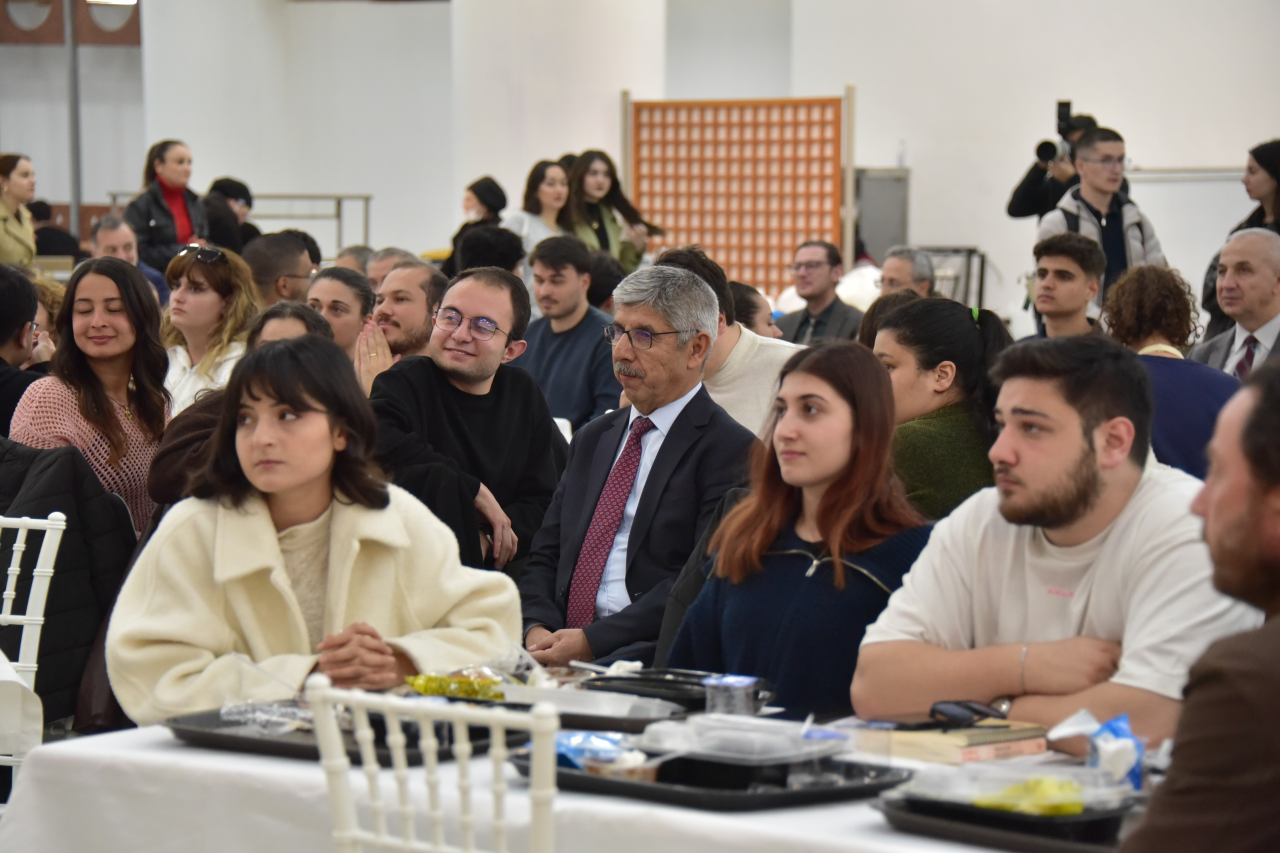 MSKÜ’de Ramazan Sofrası: Öğrenciler ve Protokol Aynı Sofrada