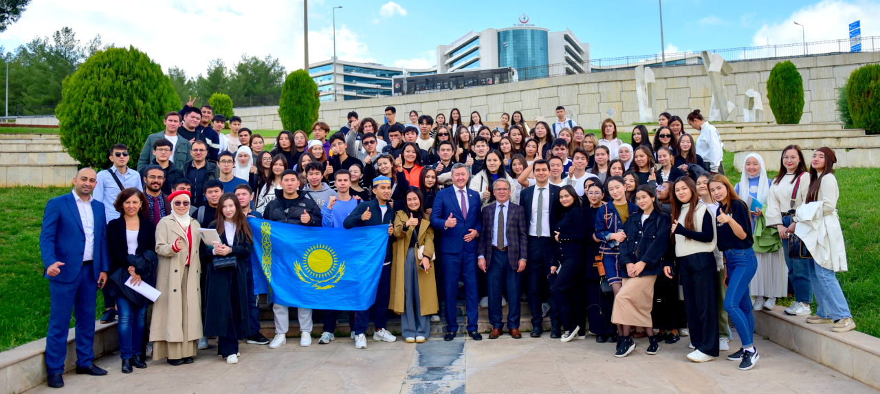 Kazakistan Cumhuriyeti Antalya Başkonsolosu Kanafeyev’den MSKÜ’ye Ziyaret