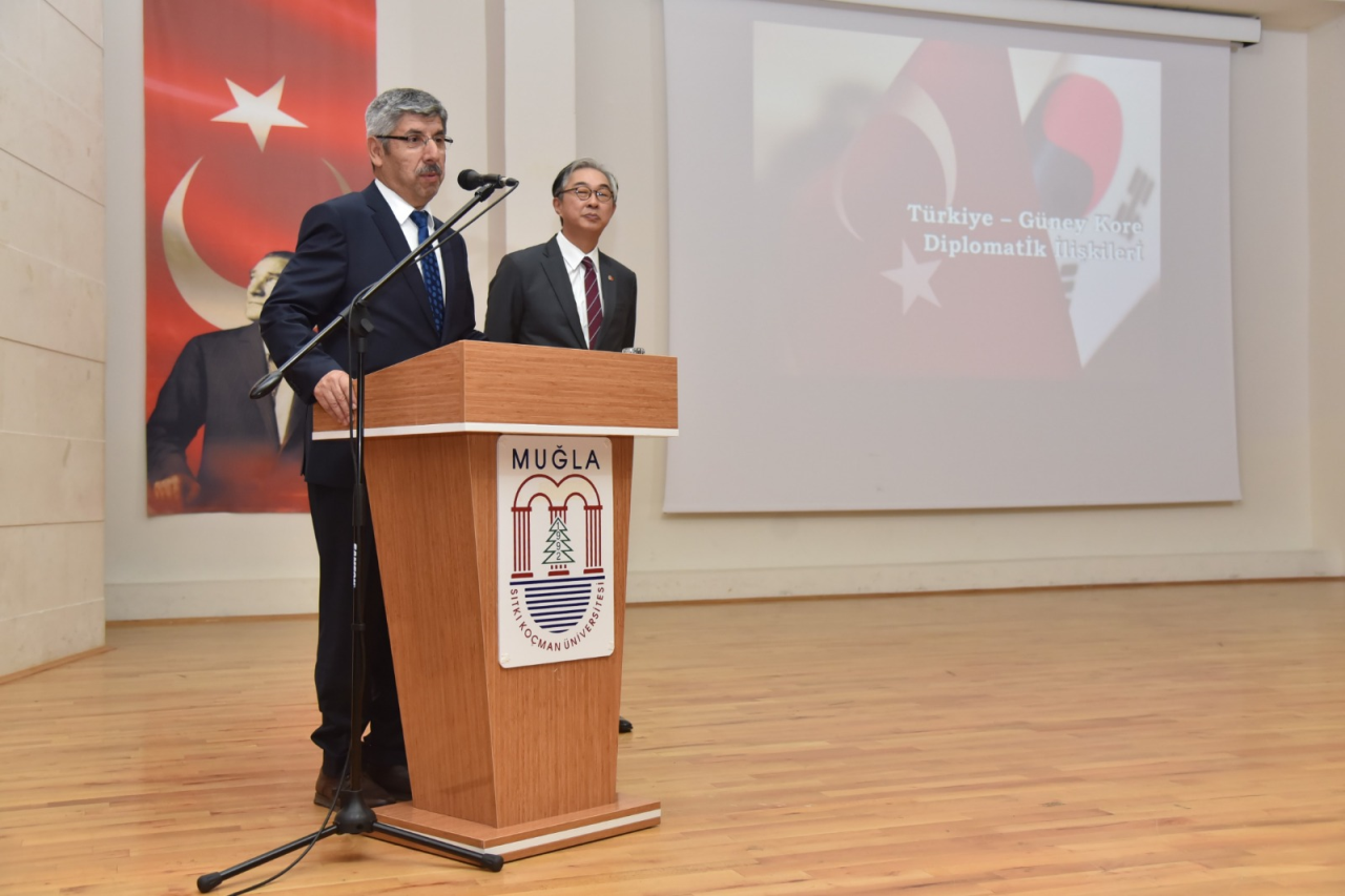 Güney Kore Cumhuriyeti Büyükelçisi Won Ik Lee MSKÜ Öğrencileriyle Buluştu