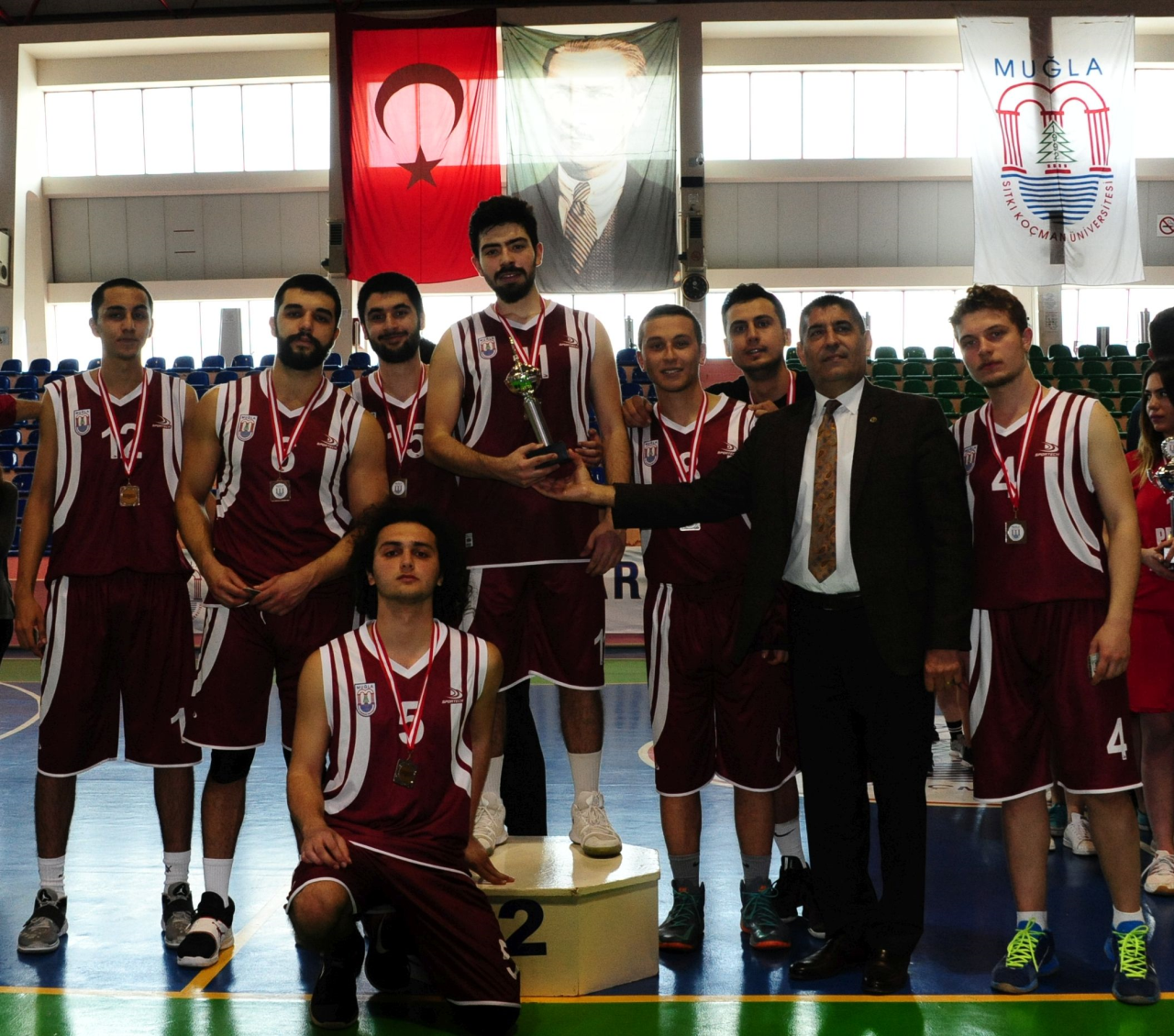 "Sıtkı Koçman Rektörlük Kupası Öğrenciler Arası Basketbol Turnuvası" Kupa Töreni Gerçekleşti
