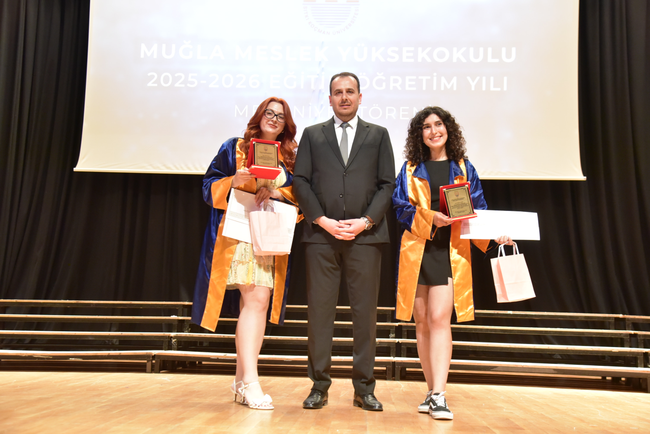 Muğla MYO’da Mezuniyet Sevinci