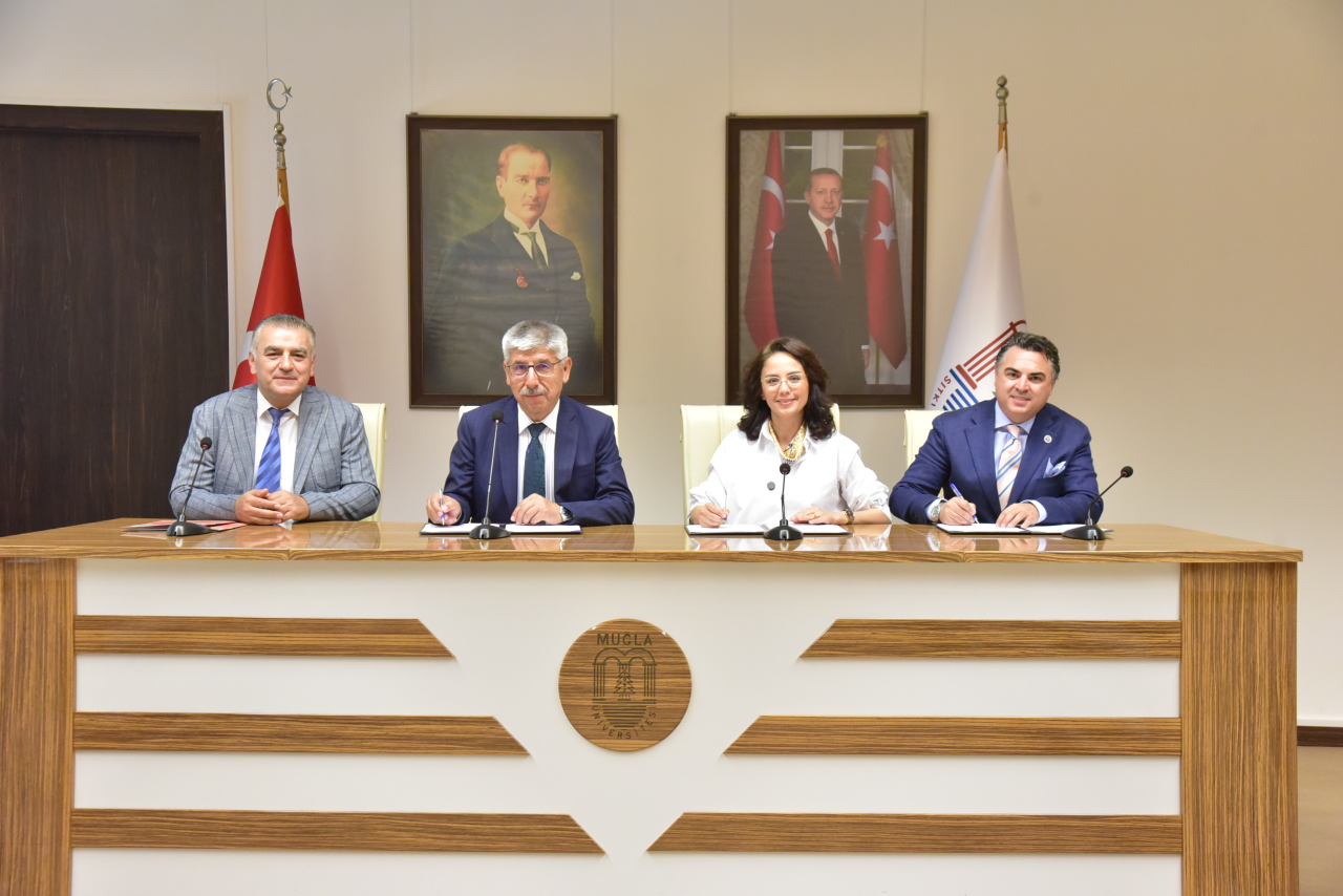  “Mahalleden Kliniğe Gülüş Yolculuğu” Projesi İçin Üçlü İş Birliği