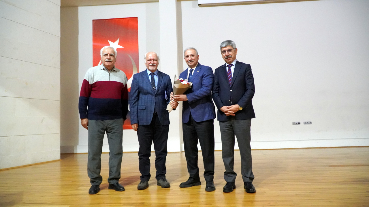 Tazelenme Üniversitesinden “Turizmin Toplumsal Kalkınmaya Olan Etkisi Konferansı”