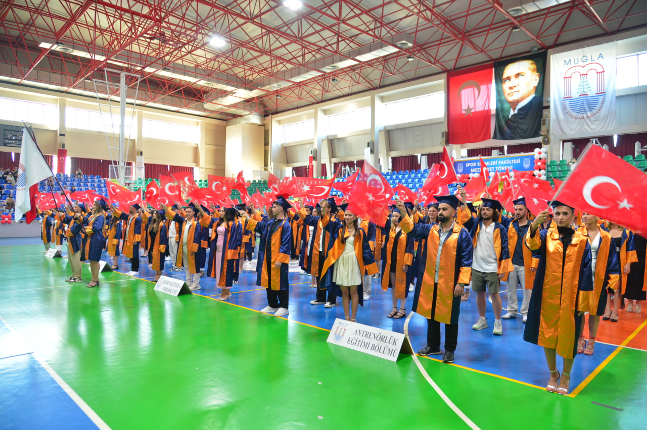  Spor Bilimleri Fakültesi, Öğrencilerini Yeni Hayatına Uğurladı