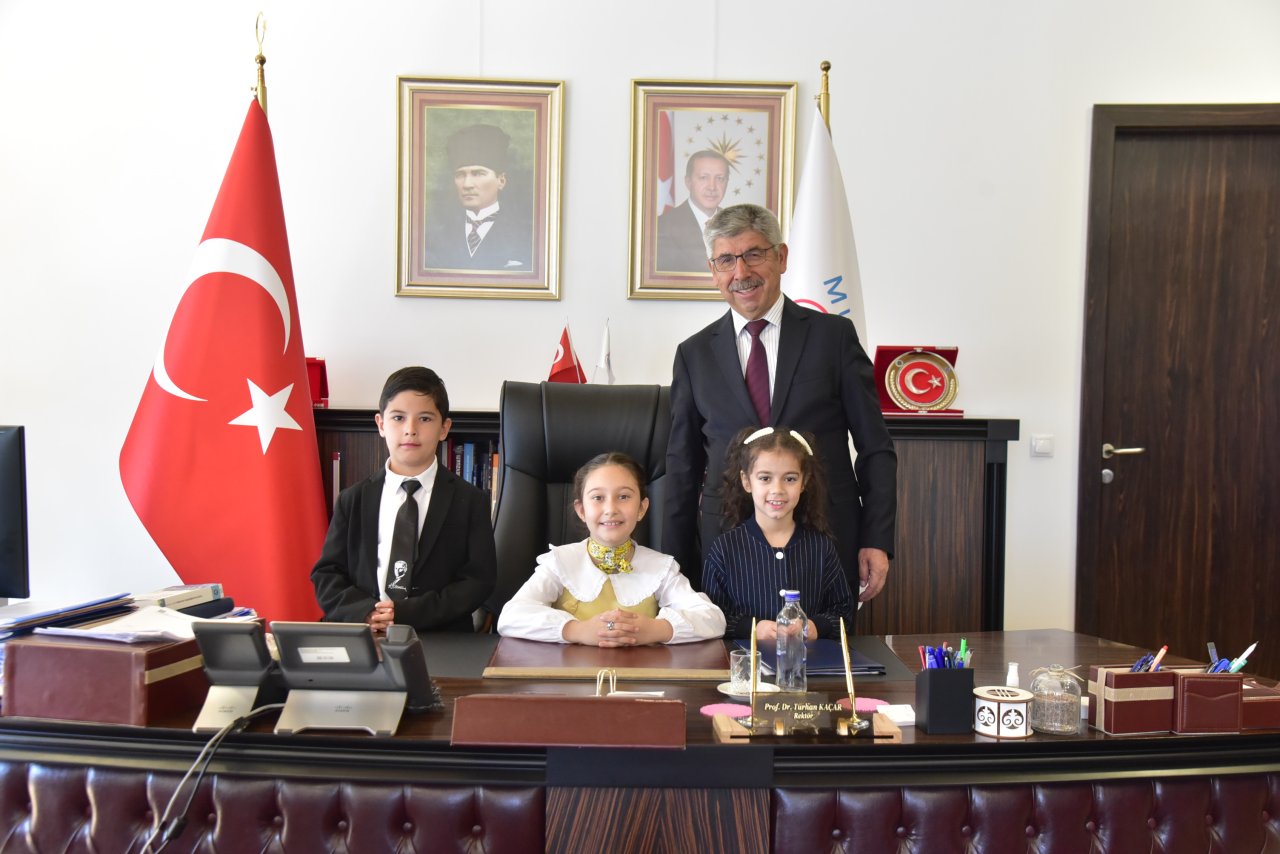 MSKÜ’de Anlamlı Devir Teslim: Rektörlük Makamı Çocuklara Emanet