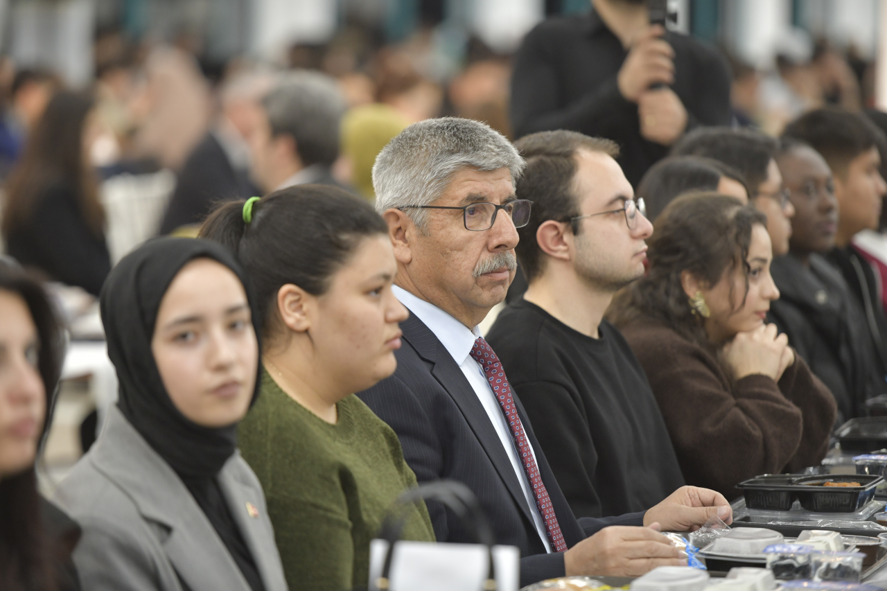 MSKÜ’de Ramazan Sofrası: Öğrenciler ve Protokol Aynı Sofrada