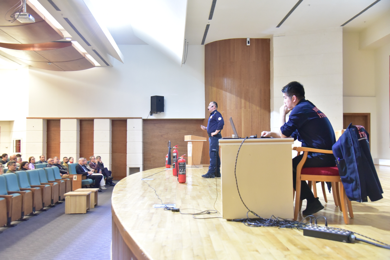Akademik ve İdari Personele Uygulamalı Yangın Eğitimi