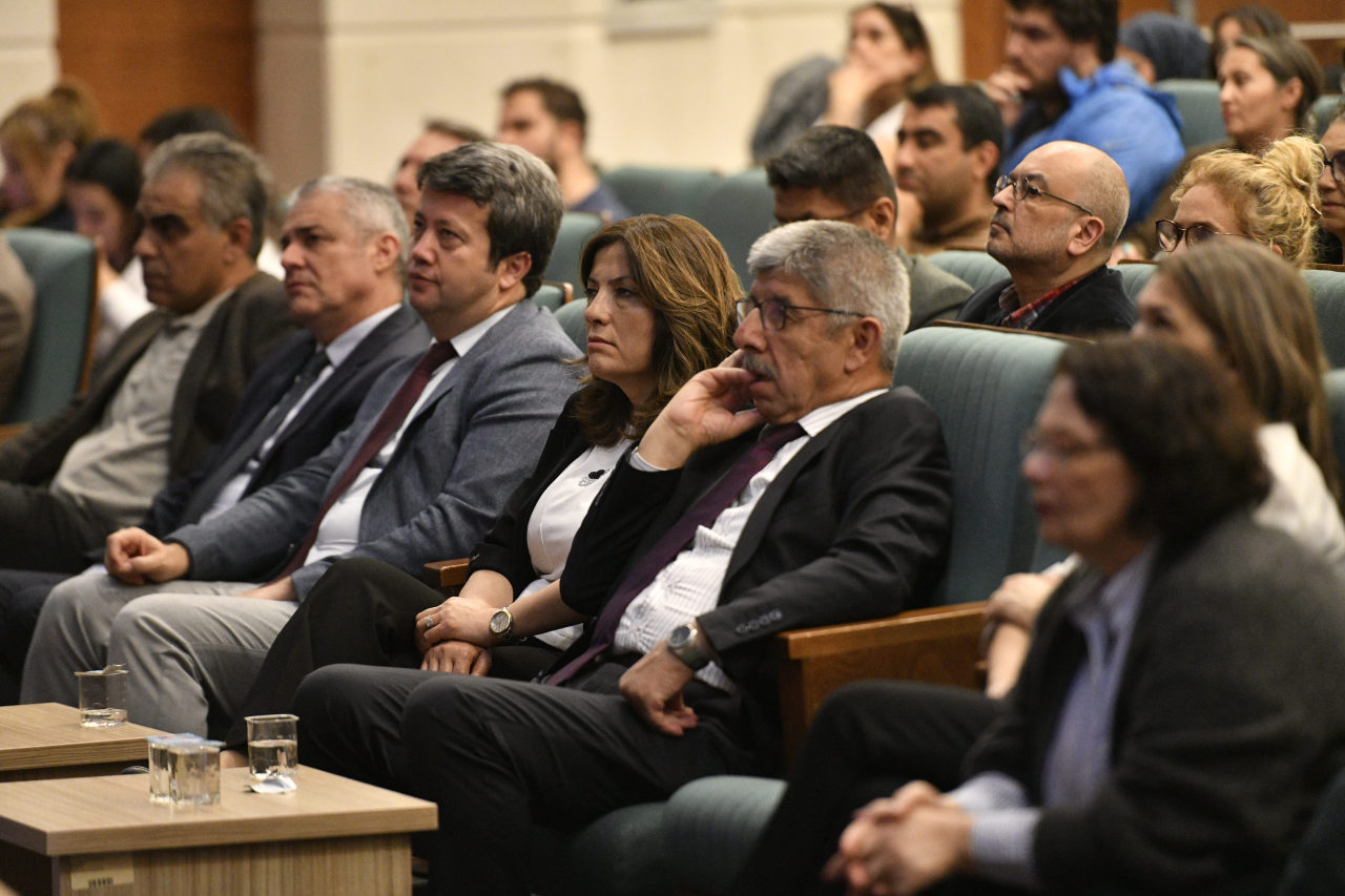 Anadolu Arkeolojisinin Duayeni Fahri Işık, MSKÜ’de Öğrencilerle Buluştu