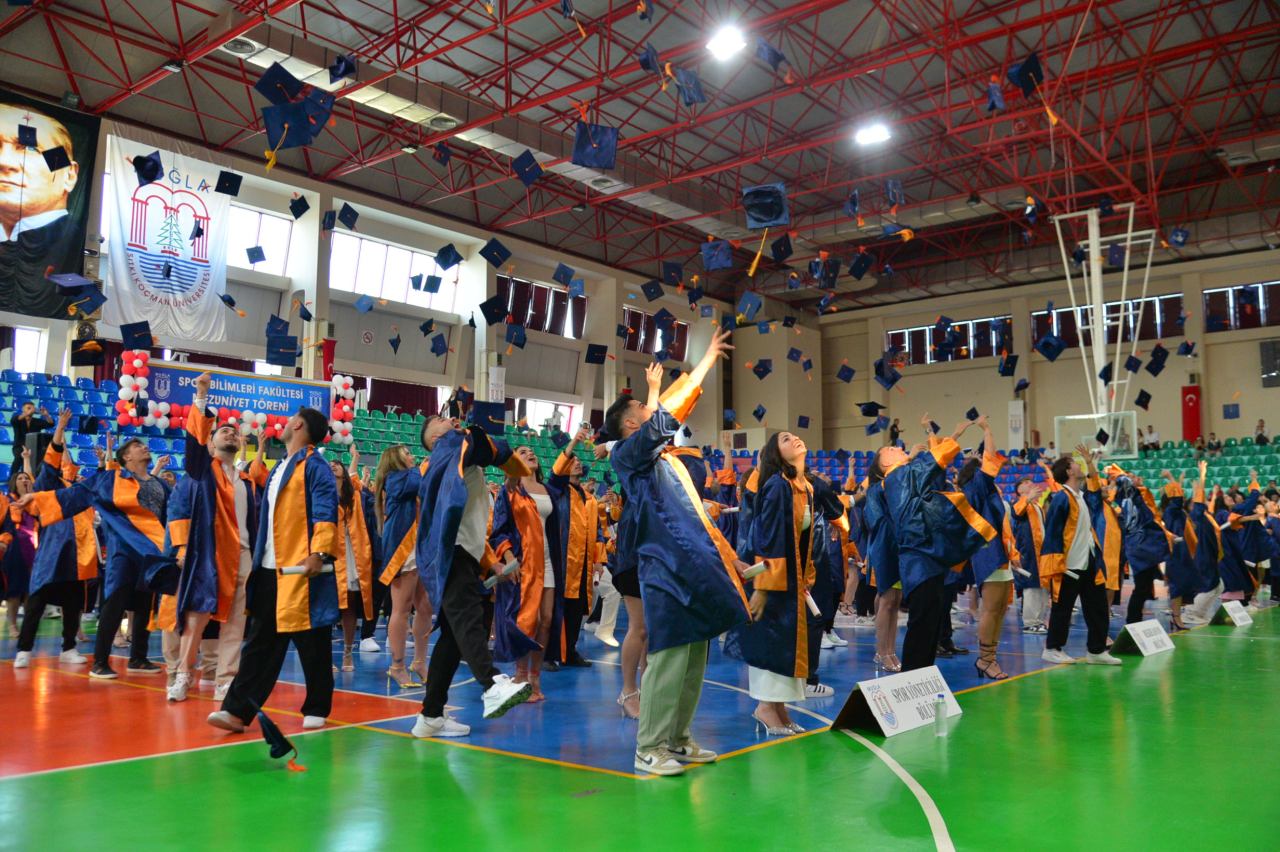  Spor Bilimleri Fakültesi, Öğrencilerini Yeni Hayatına Uğurladı