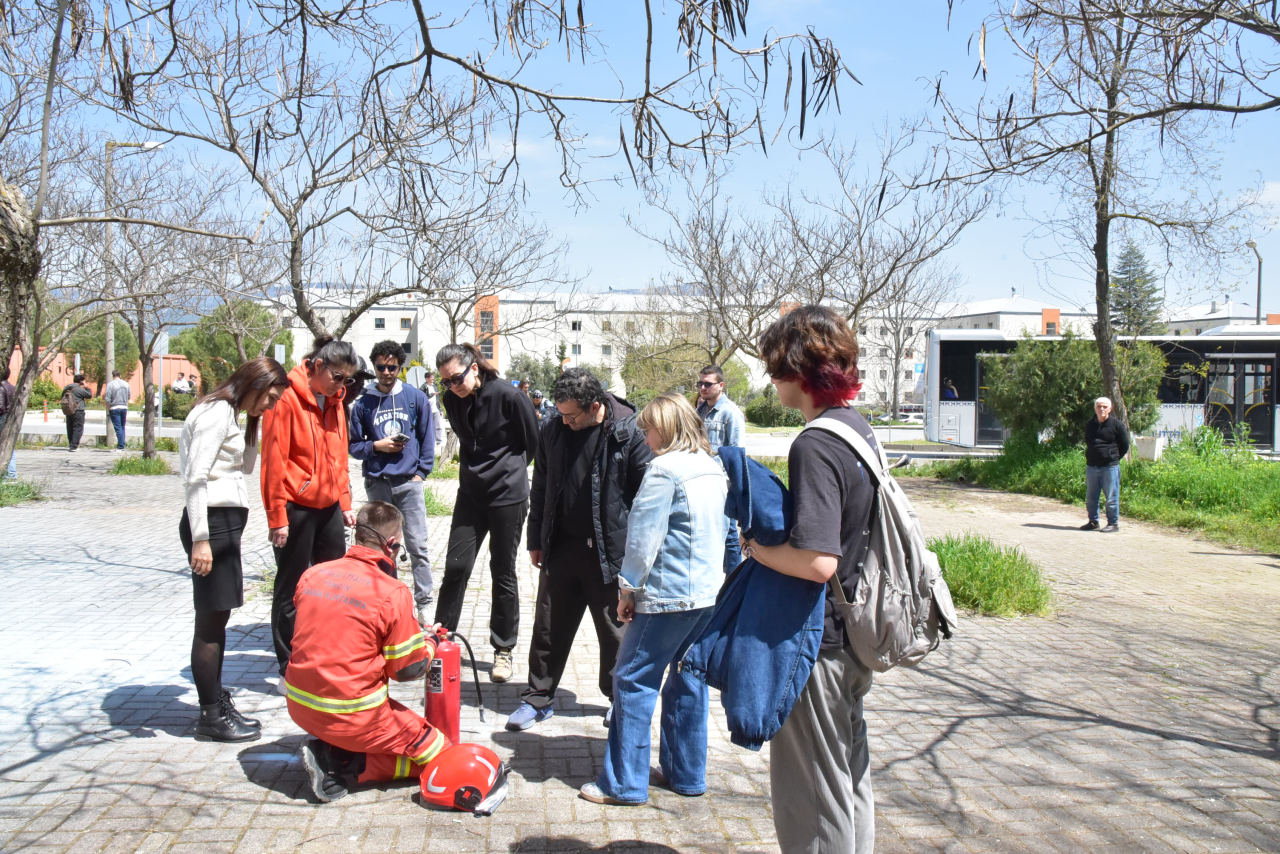 Akademik ve İdari Personele Uygulamalı Yangın Eğitimi