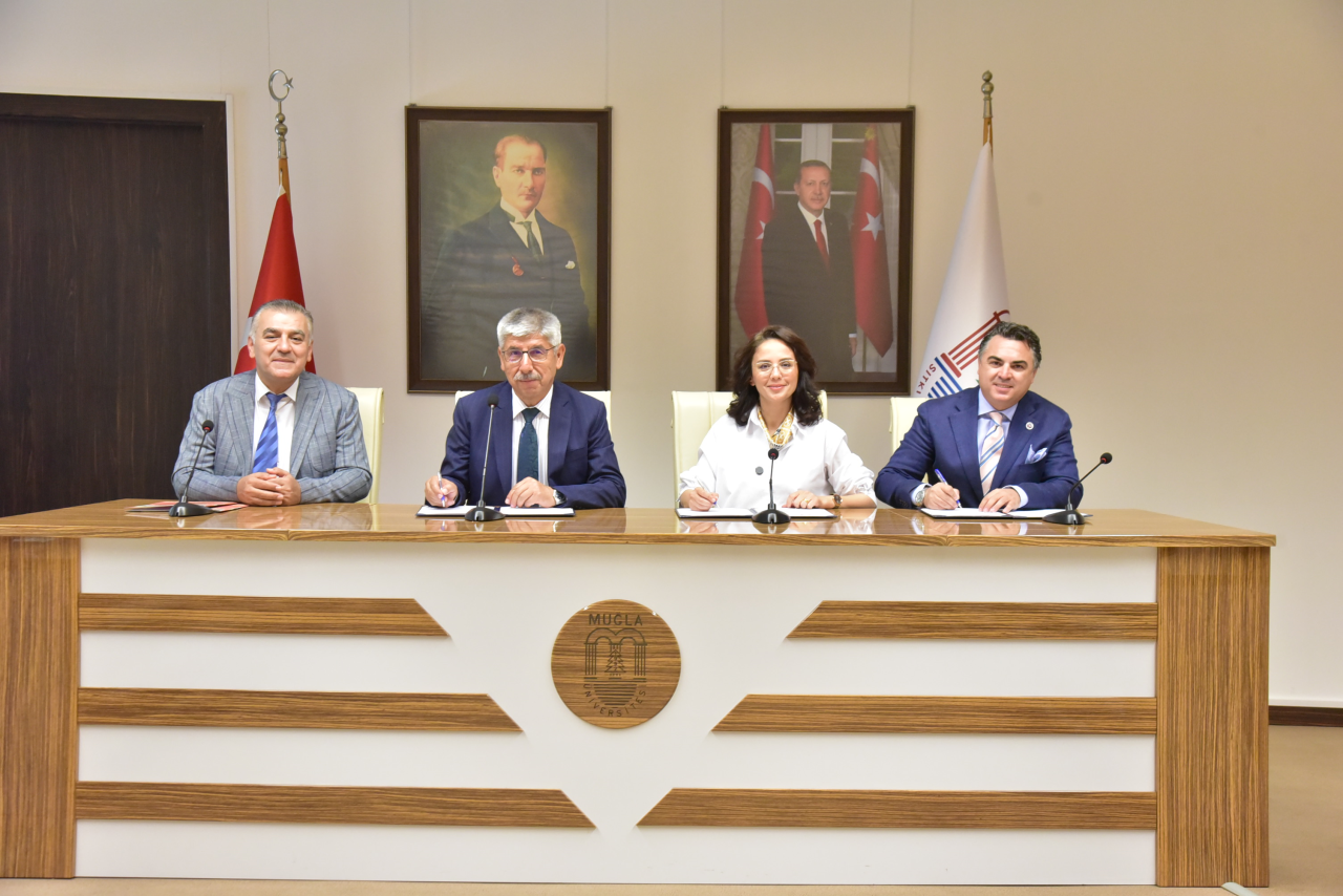  “Mahalleden Kliniğe Gülüş Yolculuğu” Projesi İçin Üçlü İş Birliği