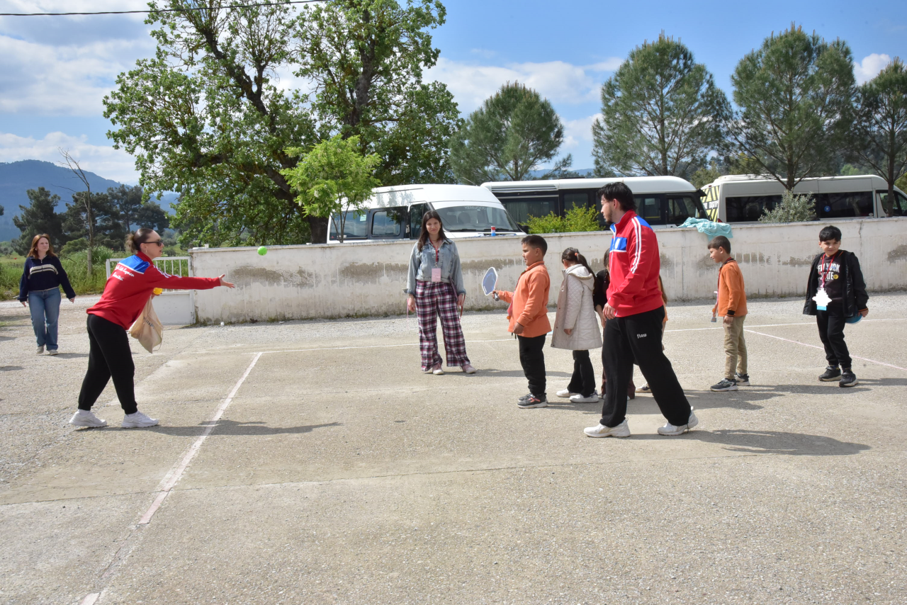 MSKÜ’nün “Birlikte Gelişim Programı” Gazeller’de Devam Etti
