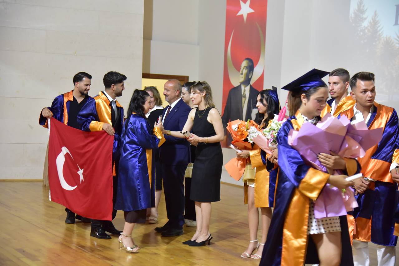 Dalaman MYO’da Mezuniyet Heyecanı 