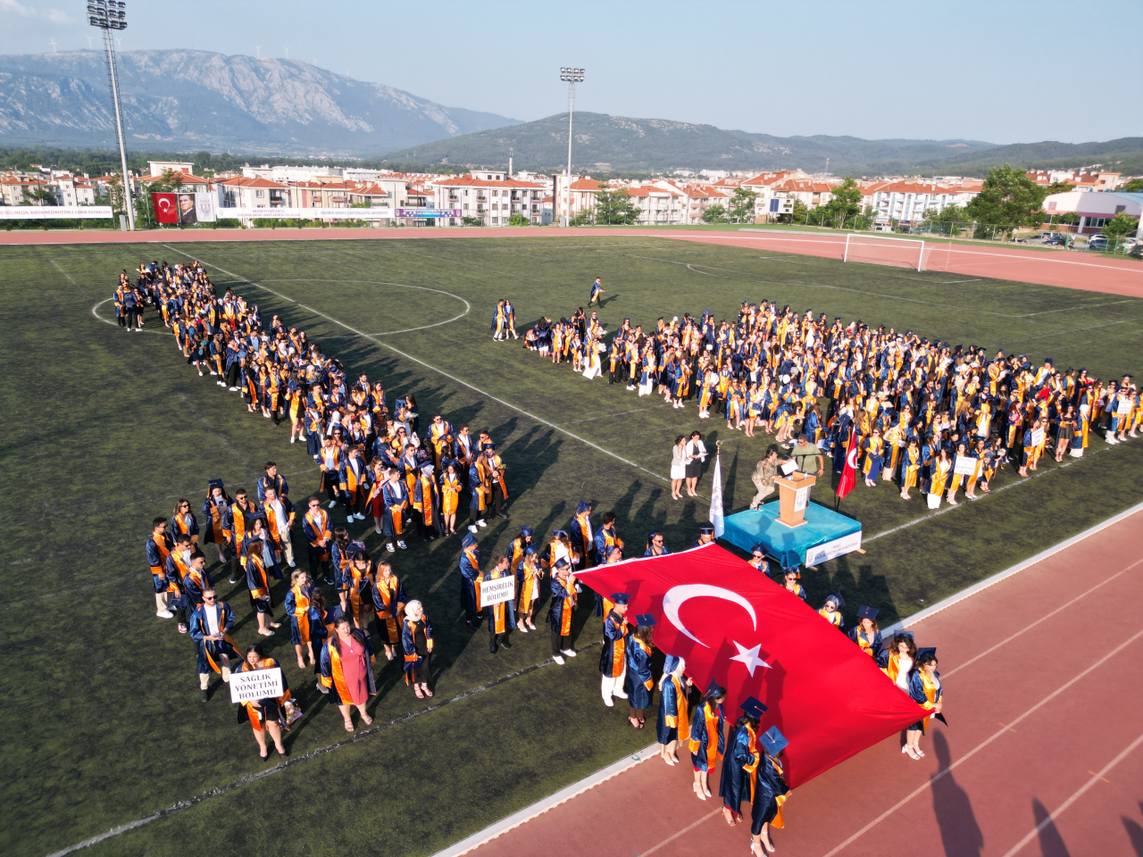 Sağlık Bilimleri Fakültesi’nde Mezuniyet Heyecanı