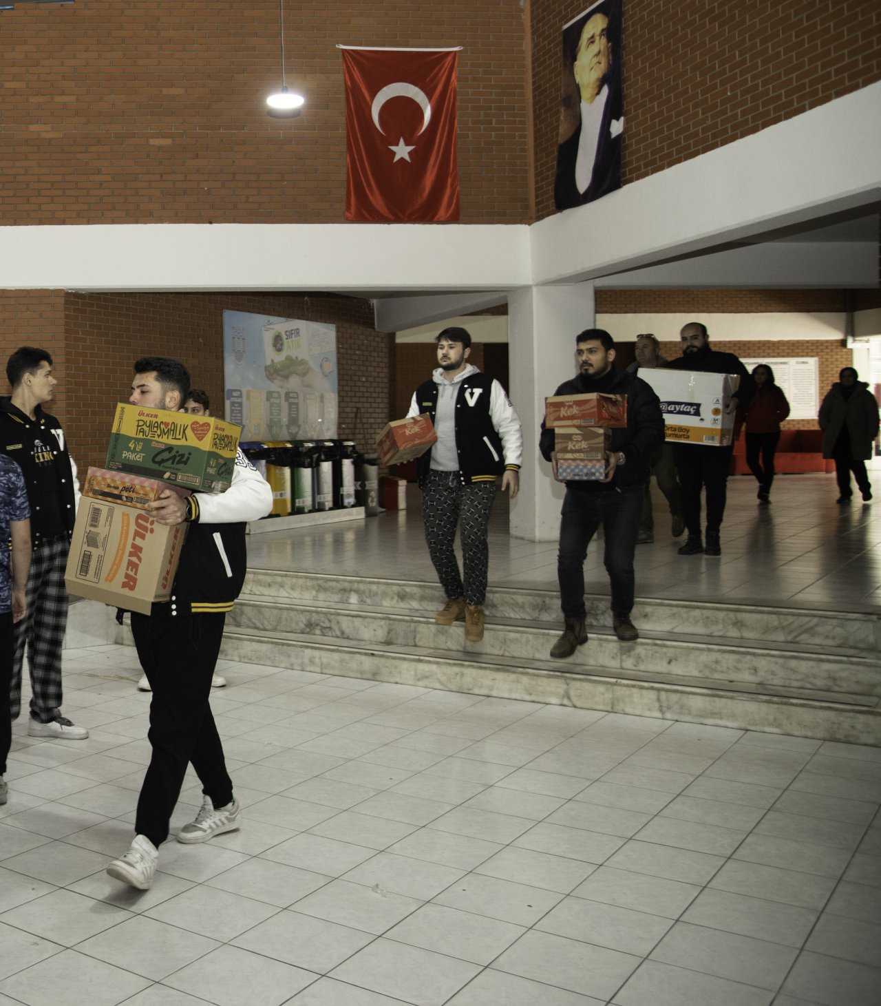 MSKÜ Depremden Etkilenen Vatandaşlara ve Öğrencilere Yardıma Devam Ediyor