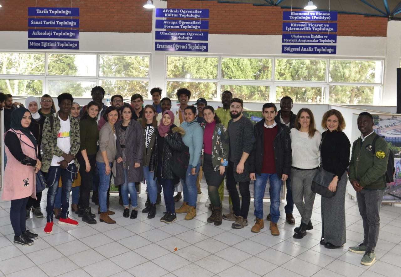 Mavi Çatı Öğrenci Toplulukları Merkezi Muhteşem Etkinliklerle Açıldı