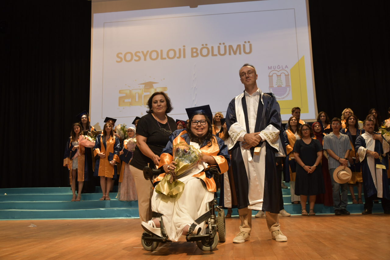 MSKÜ Fen-Edebiyat Fakültesi Mezunlarını Gururla Uğurladı