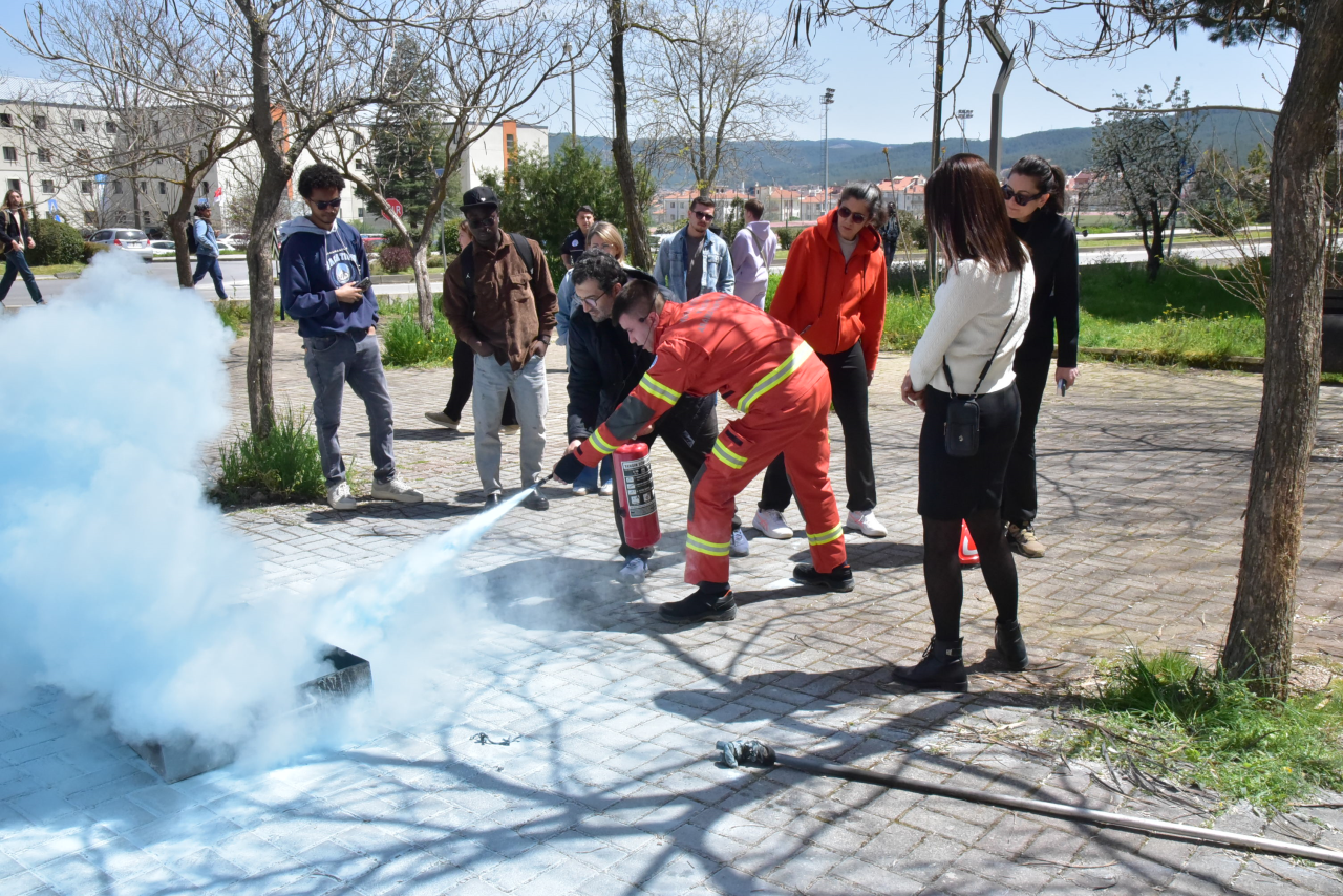 Akademik ve İdari Personele Uygulamalı Yangın Eğitimi