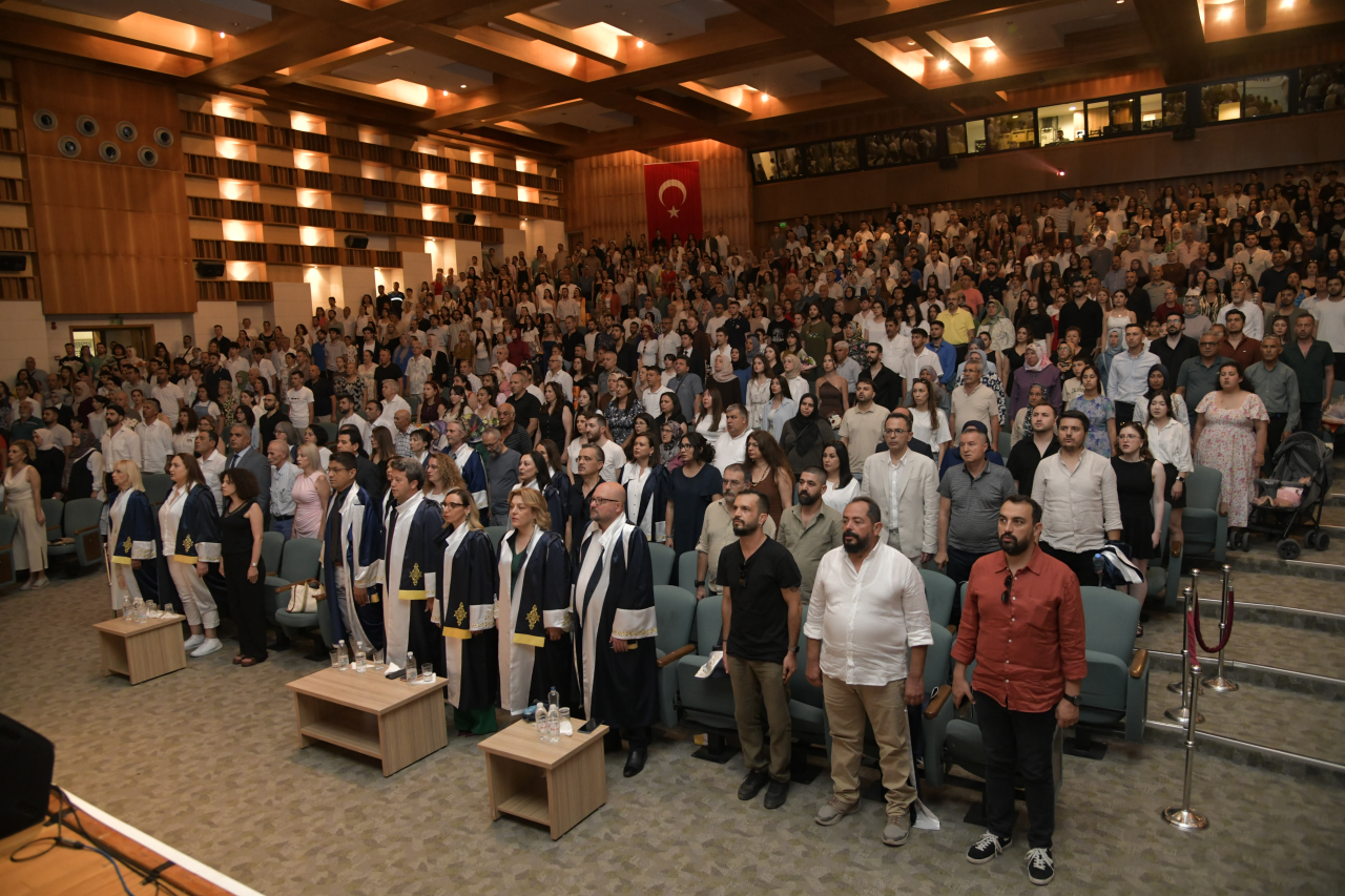 MSKÜ Fen-Edebiyat Fakültesi Mezunlarını Gururla Uğurladı