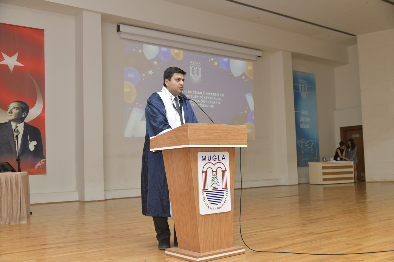 Yatağan MYO Öğrencileri Mezuniyet Sevinci Yaşadı