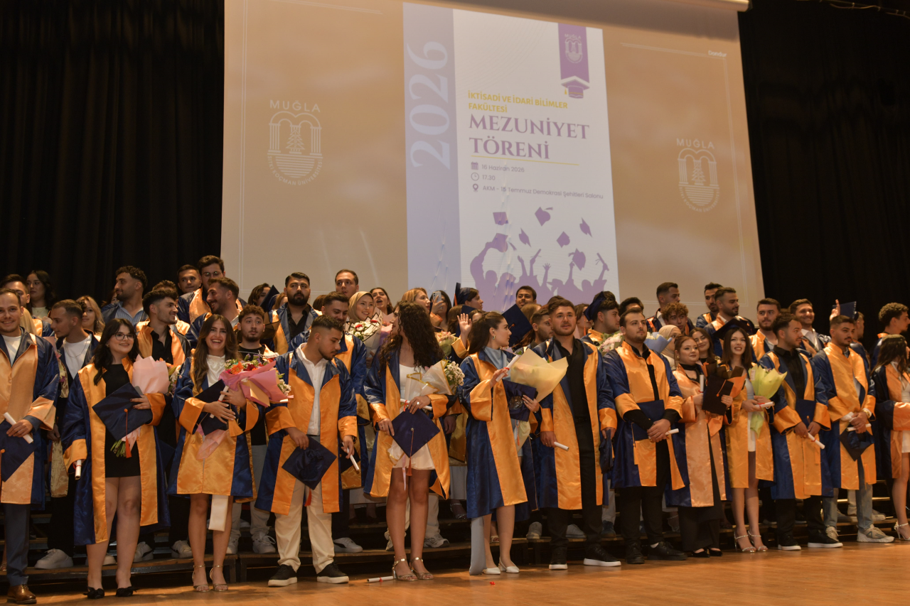 İİBF’de Mezuniyet Coşkusu Yaşandı