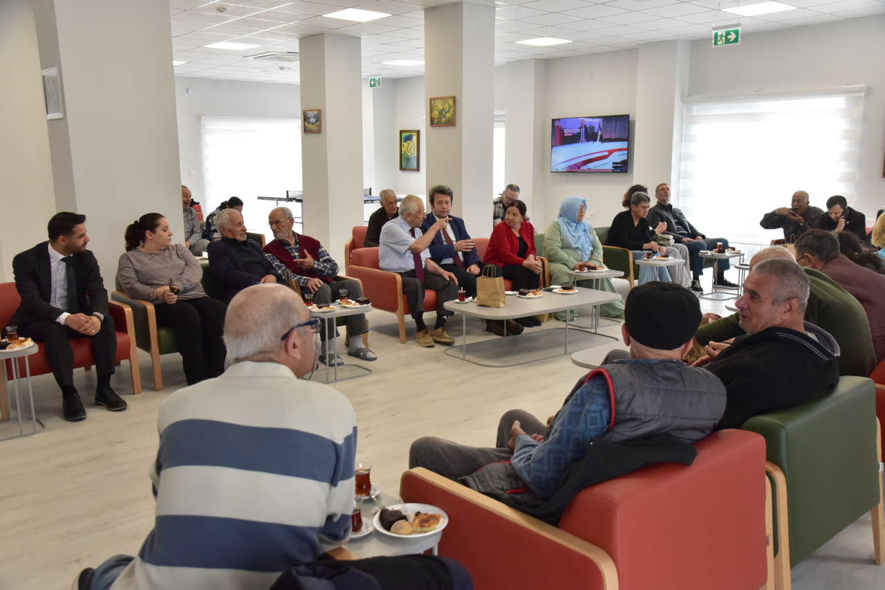 MSKÜ’den Anlamlı Ziyaret: Gençler ve Çınarlar Bir Arada