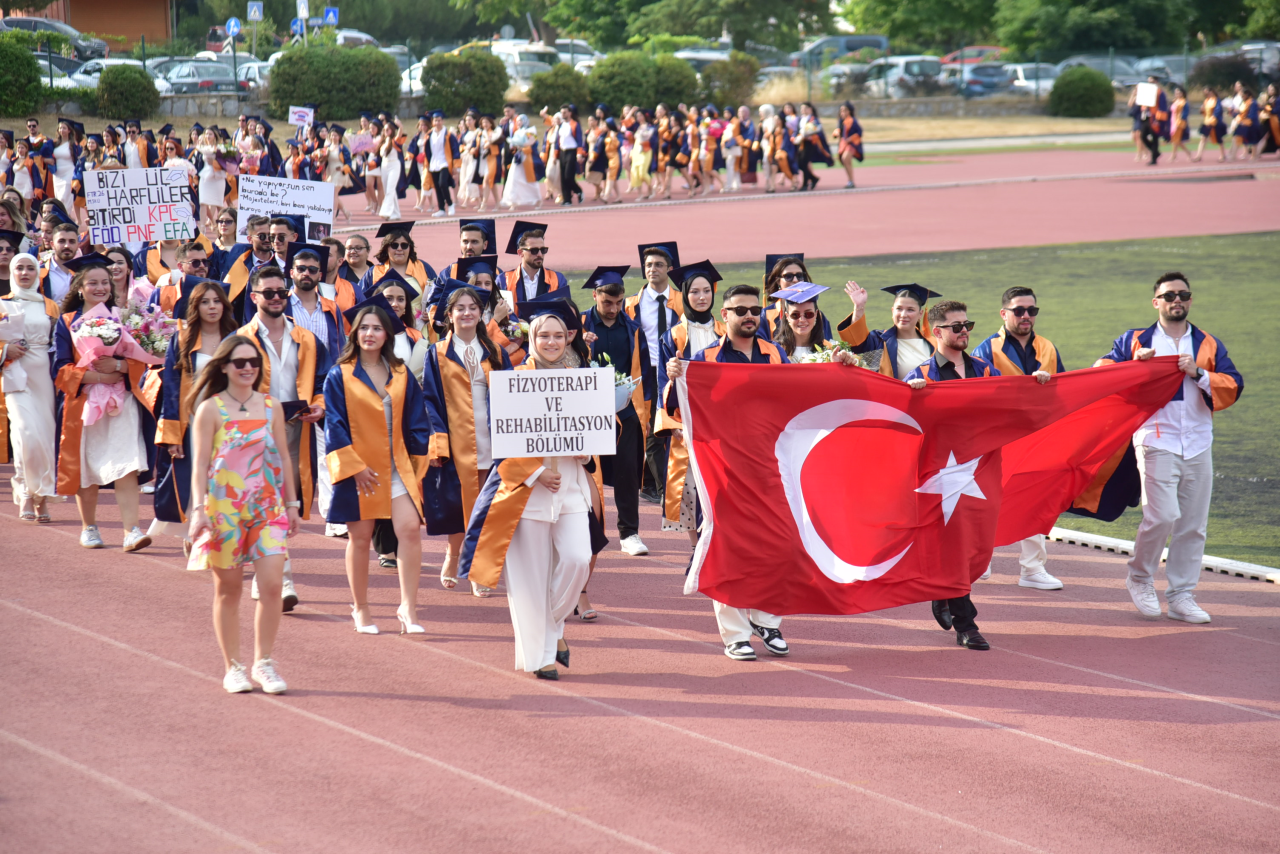 Sağlık Bilimleri Fakültesi’nden Yeni Mezunlar Sektöre Hazır