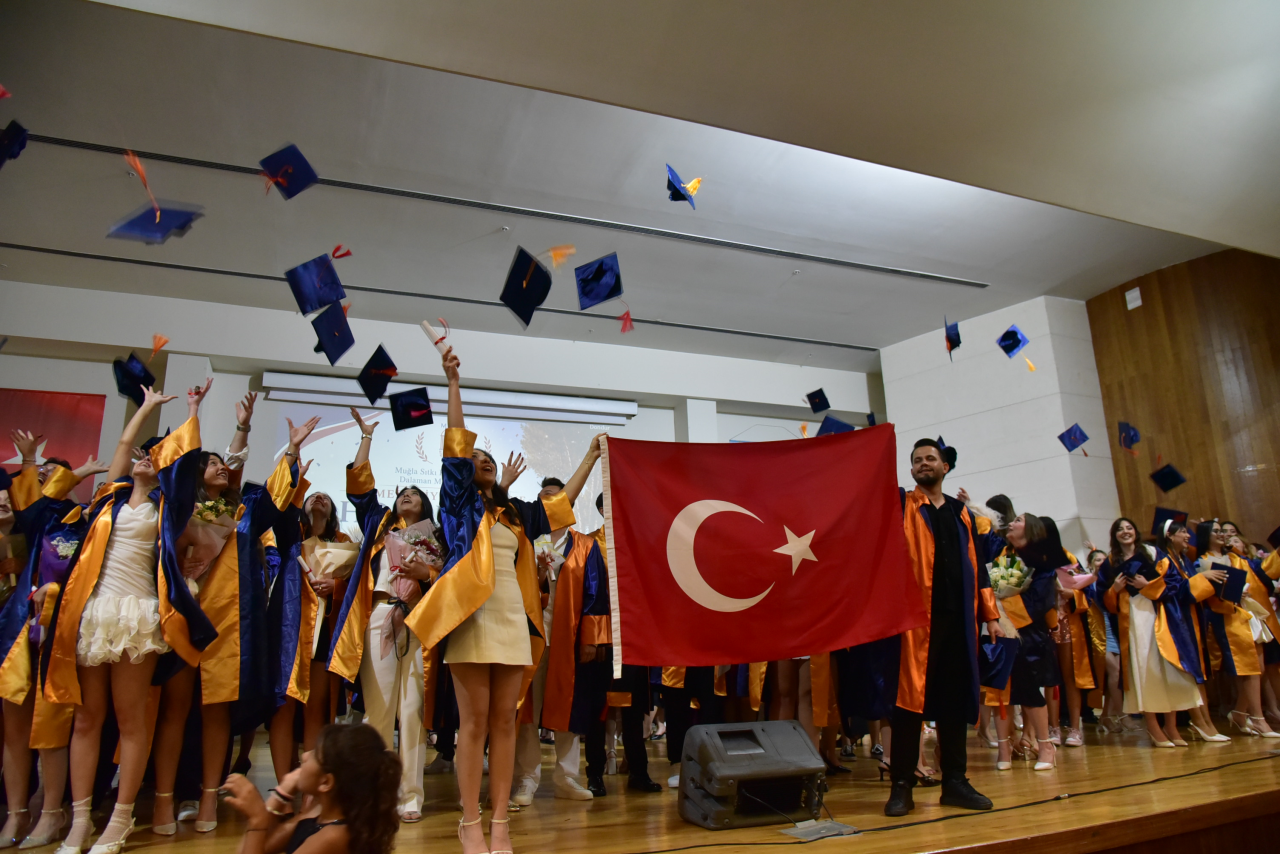 Dalaman MYO’da Mezuniyet Heyecanı 